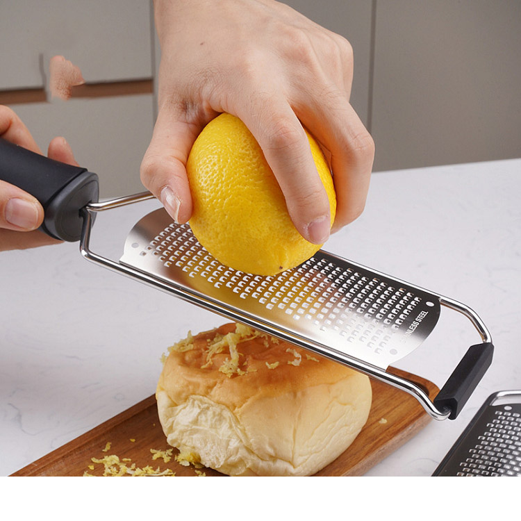 Multi-function wide plate plane crumbs device chocolate cheese scraps lemon peel rub silk grater with color box packaging
